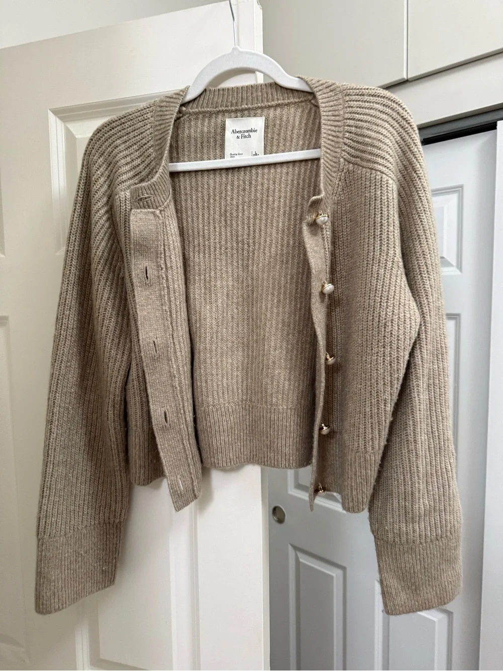 Abercrombie & Fitch Crew Pearl Button Cardigan Large Taupe Tan